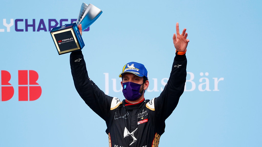 CIRCUITO CITTADINO DELL'EUR, ITALY - APRIL 10: Jean-Eric Vergne (FRA), DS Techeetah, 1st position, raises his trophy on the podium during the Rome ePrix I at Circuito Cittadino dell'EUR on Saturday April 10, 2021 in Rome, Italy. (Photo by Alastair Staley / LAT Images)